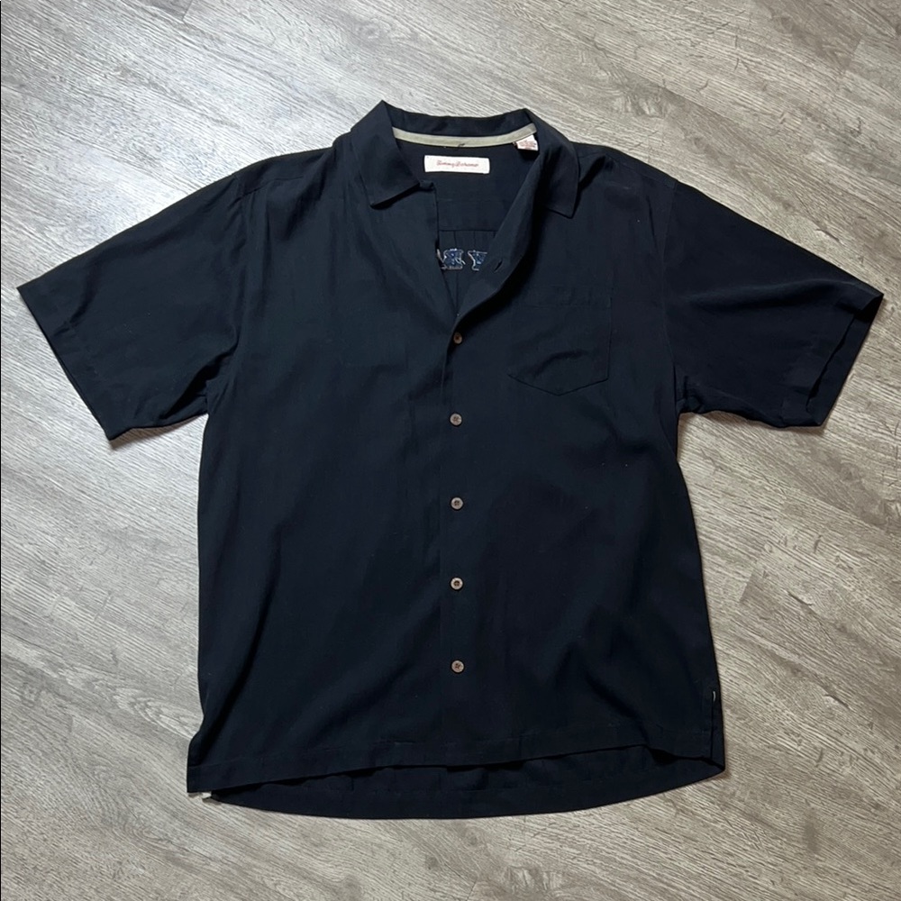 Tommy Bahama Silk‎ Black Short Sleeve Embroidered Back Golf Button Down Shirt